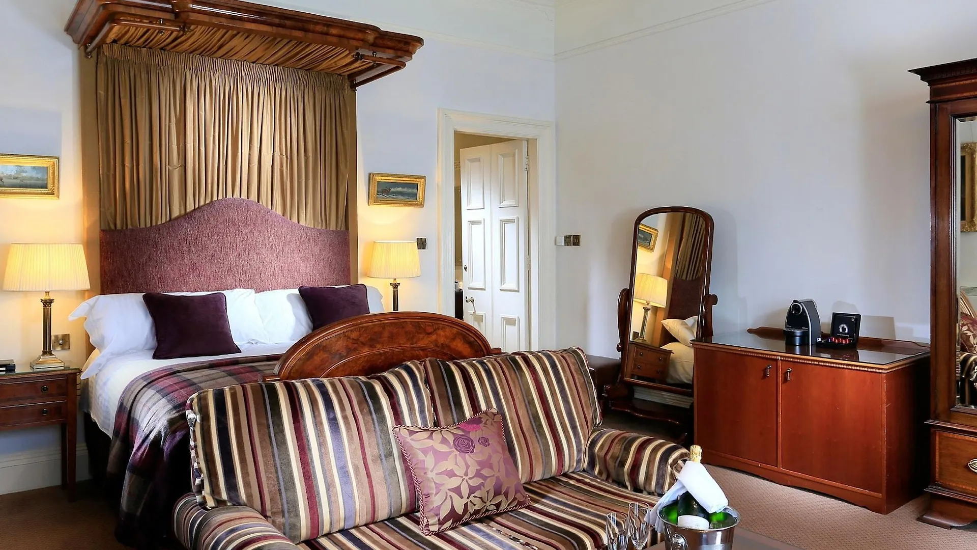 Macdonald Norwood Hall Hotel Aberdeen 4*,